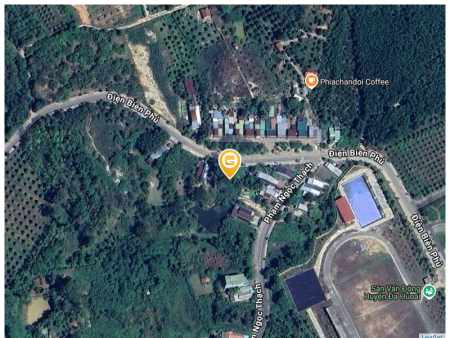 Bán đất  hơn 500m², mặt tiền đường nhựa Điện Biên Phủ, gần quảng trường Madagui, phủ hồng toàn bộ, có 72 mét thổ cư. Ngang 11m giá 2.090.000 .000 đồng. Xã Đạ Huoai