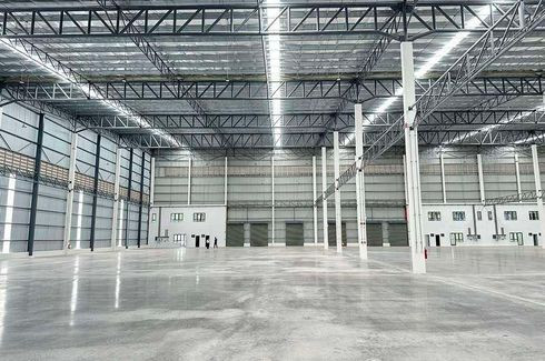 Bán nhà xưởng 13.000m2 thuộc khu công nghiệp Long Khánh, Đồng Nai. LH 0798530267