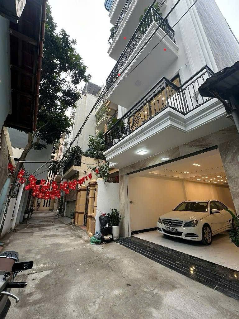 BÁN NHÀ NGỌC LÂM LONG BIÊN DT 85M2 GARA Ô TÔ THÁNG MÁY KHU PHỐ AN NINH TIỆN ÍCH