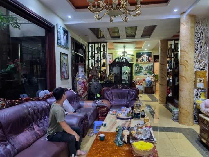 Hiếm niệt thự đẹp 4 tầng mặt phố đường 19-5, 210m2, mặt tiền rộng 10m, vị trí đẹp, kinh doanh, giá 77 tỷ