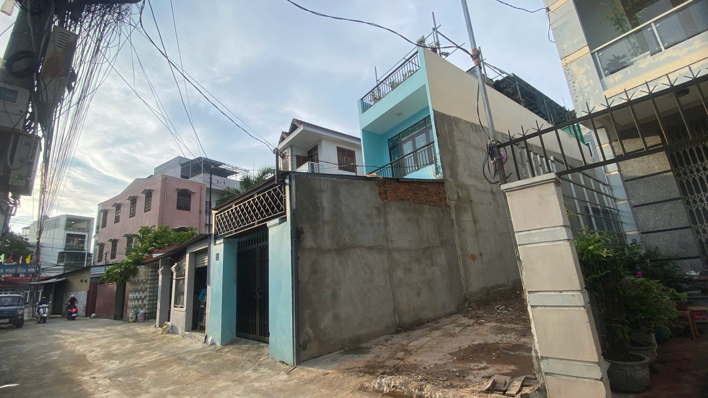 Cần bán Lô đất đẹp sát đường 2/4 ( cách đường lớn 4 căn nhà) Vĩnh Hả