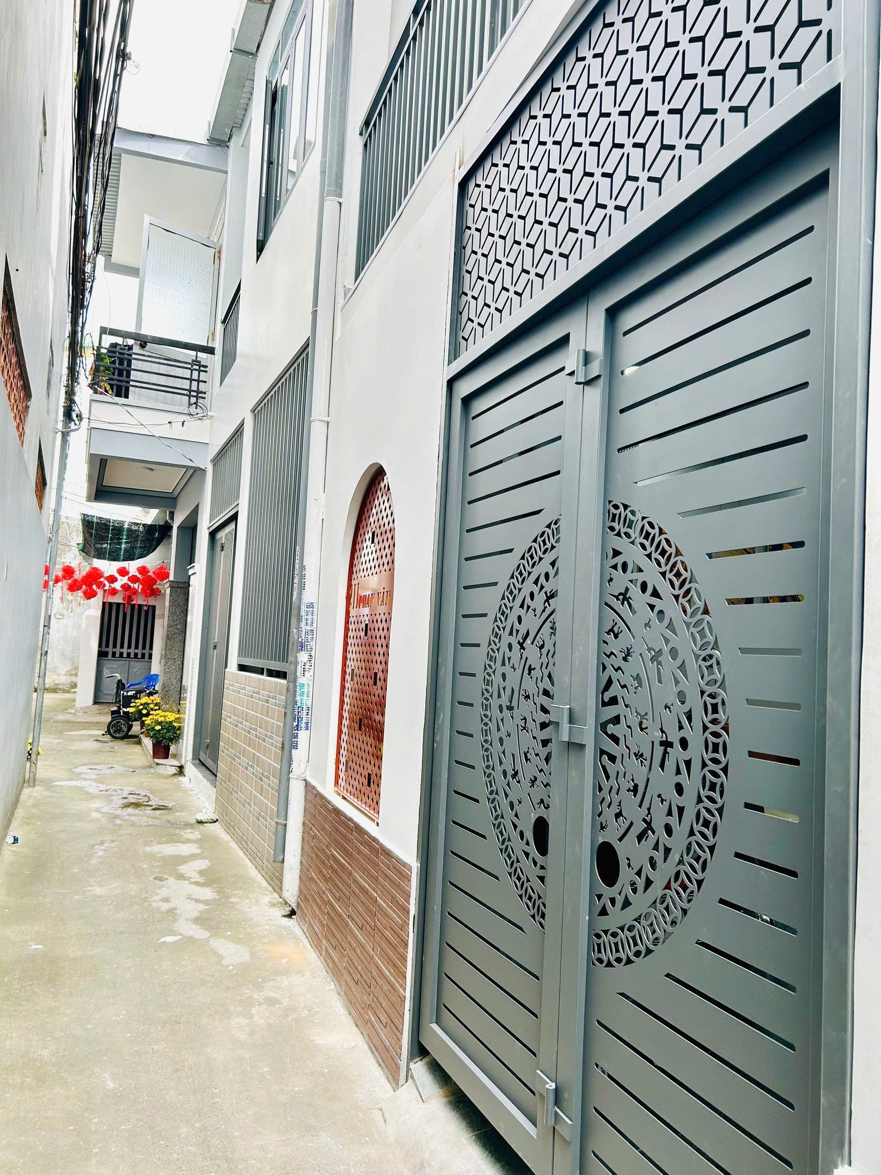 CHO THUÊ NHÀ 2 TẦNG MỚI, ĐẸP HẺM 2/4 NHA TRANG, GẦN CHAMPA ISLAND. 12TR/THÁNG. LH 0905 800 366 - E Hiền