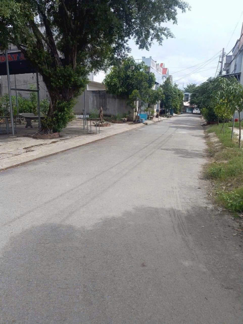 BÁN GẤP 95M2-1 TỶ 430 TRIỆU GẦN CHỢ ĐẦU MỐI -TÂN THỚI NHÌ-GỌI XEM ĐẤT