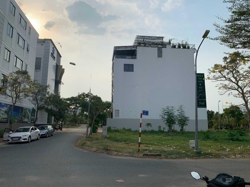Hàng hiếm nhà mặt phố đường số 2 KDC Kim Sơn quận 7