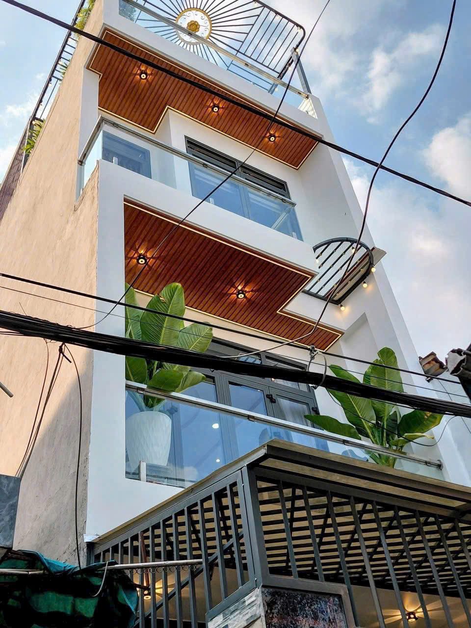 Nhà đẹp 68m² Đường số 22, Thủ Đức giá 3,1 tỷ. Gần Giga Mall. Xây 1 trệt 3 lầu, hẻm 5m. Sổ riêng