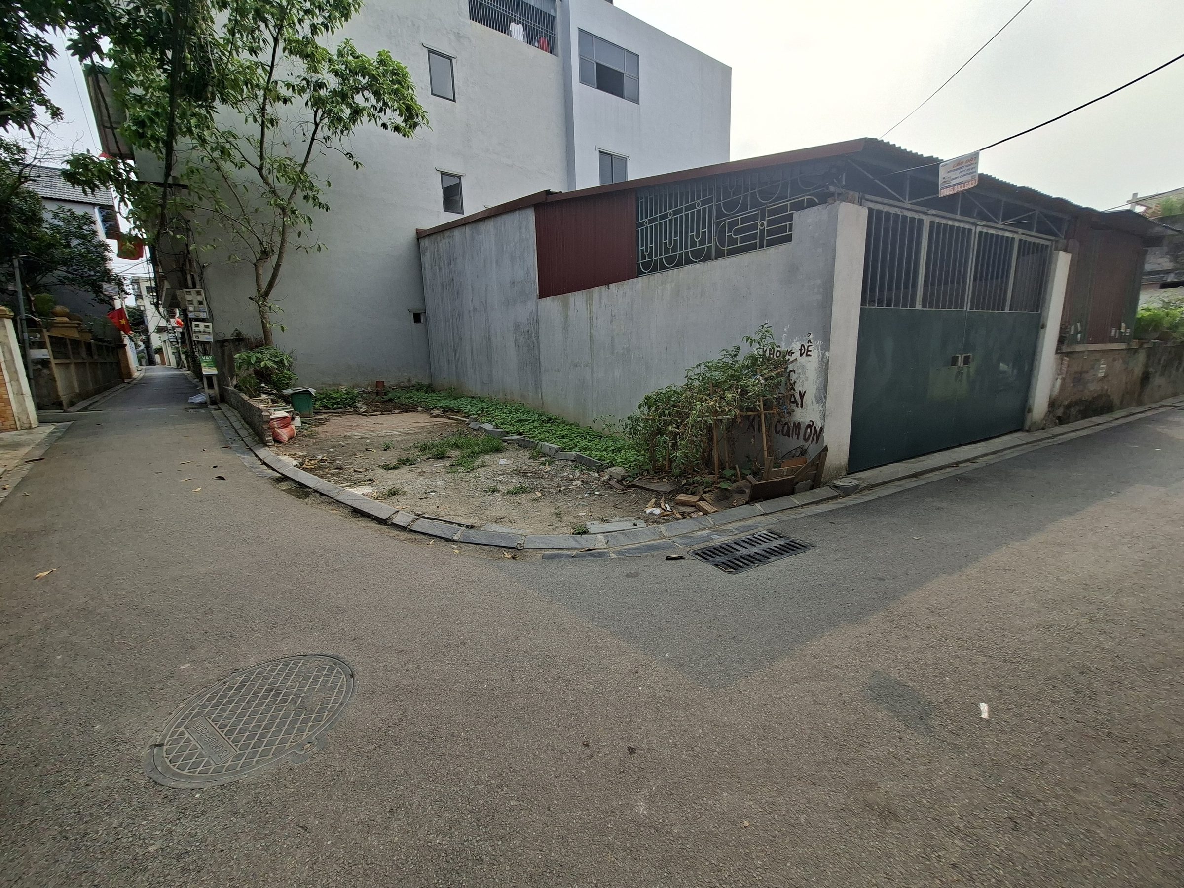 Lô góc duy nhất chủ thiện chí bán trong khu vực. 50m trục chính kinh doanh ô tô tránh,100m trường mầm non,cấp 2 Hải Bối,500m cầu Thăng Long