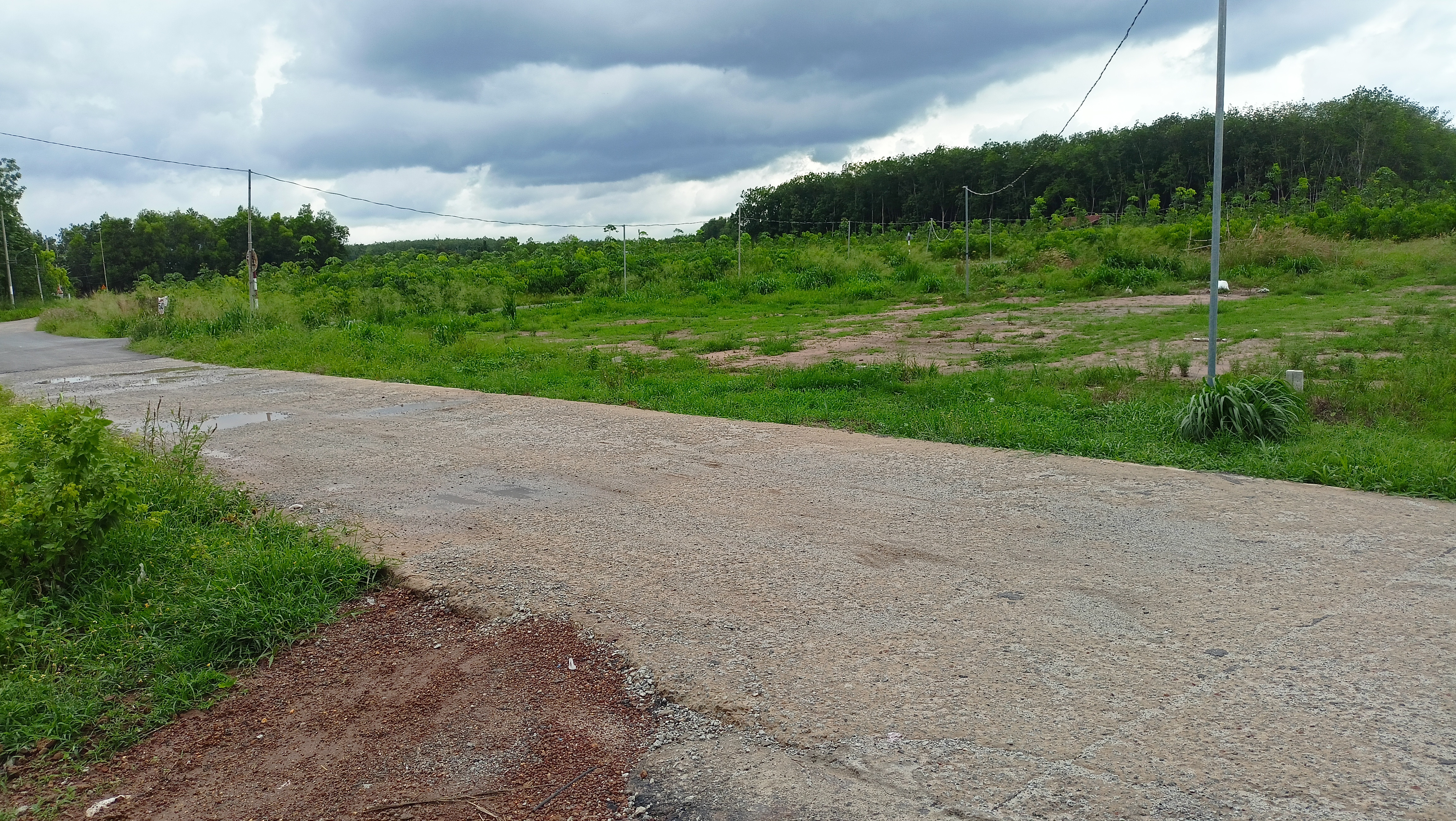 Bán gấp lô đất Bàu Bàng, dân cư có sẵn, gần chợ, cách quốc lộ 13 1.5km. liên hệ sớm có thể thương lượng!
