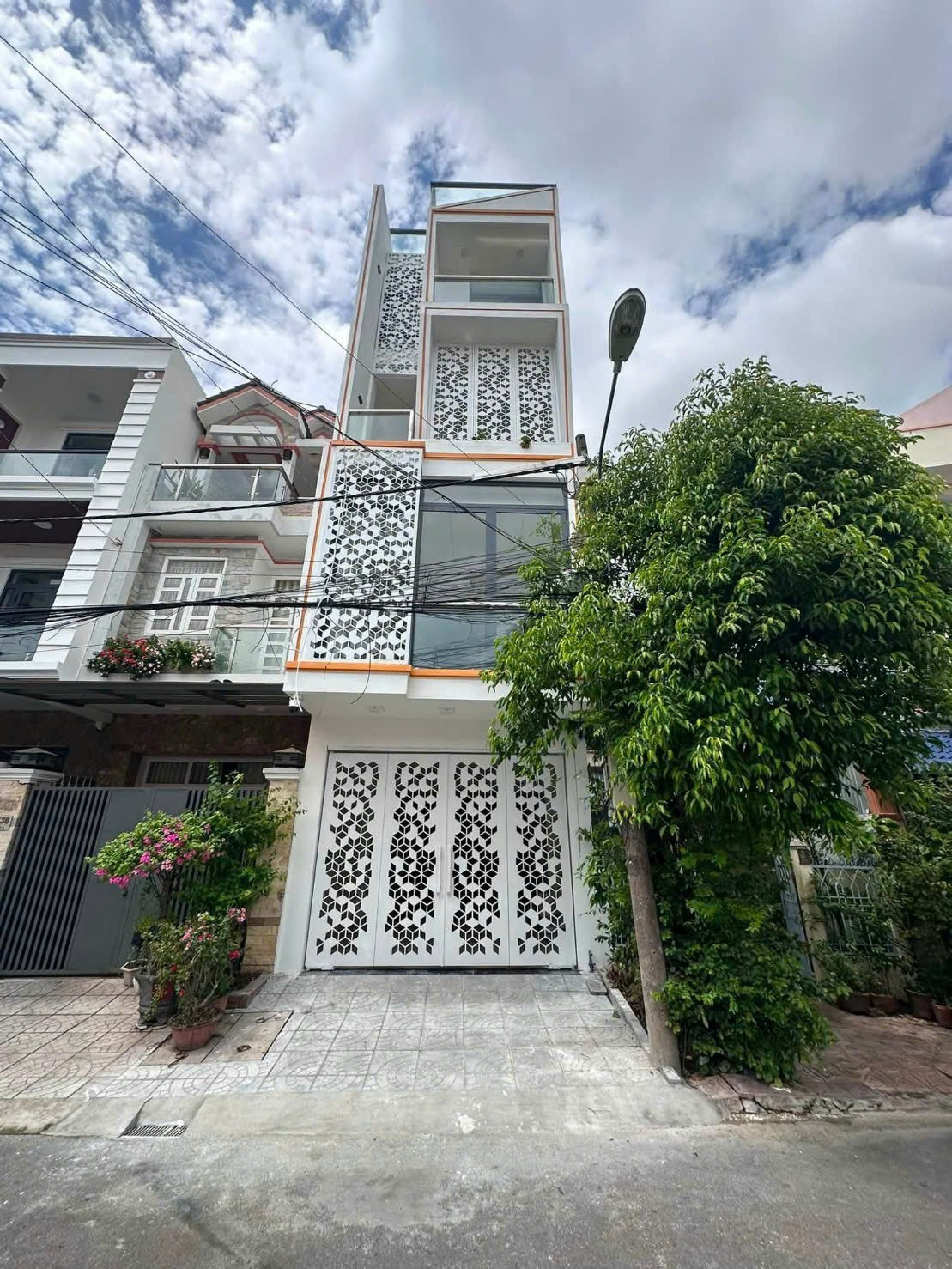 ❌️NHÀ PHỐ 3 LẦU SÂN THƯỢNG CÓ THANG MÁY KDC SỐ 9 ĐƯỜNG 30/4