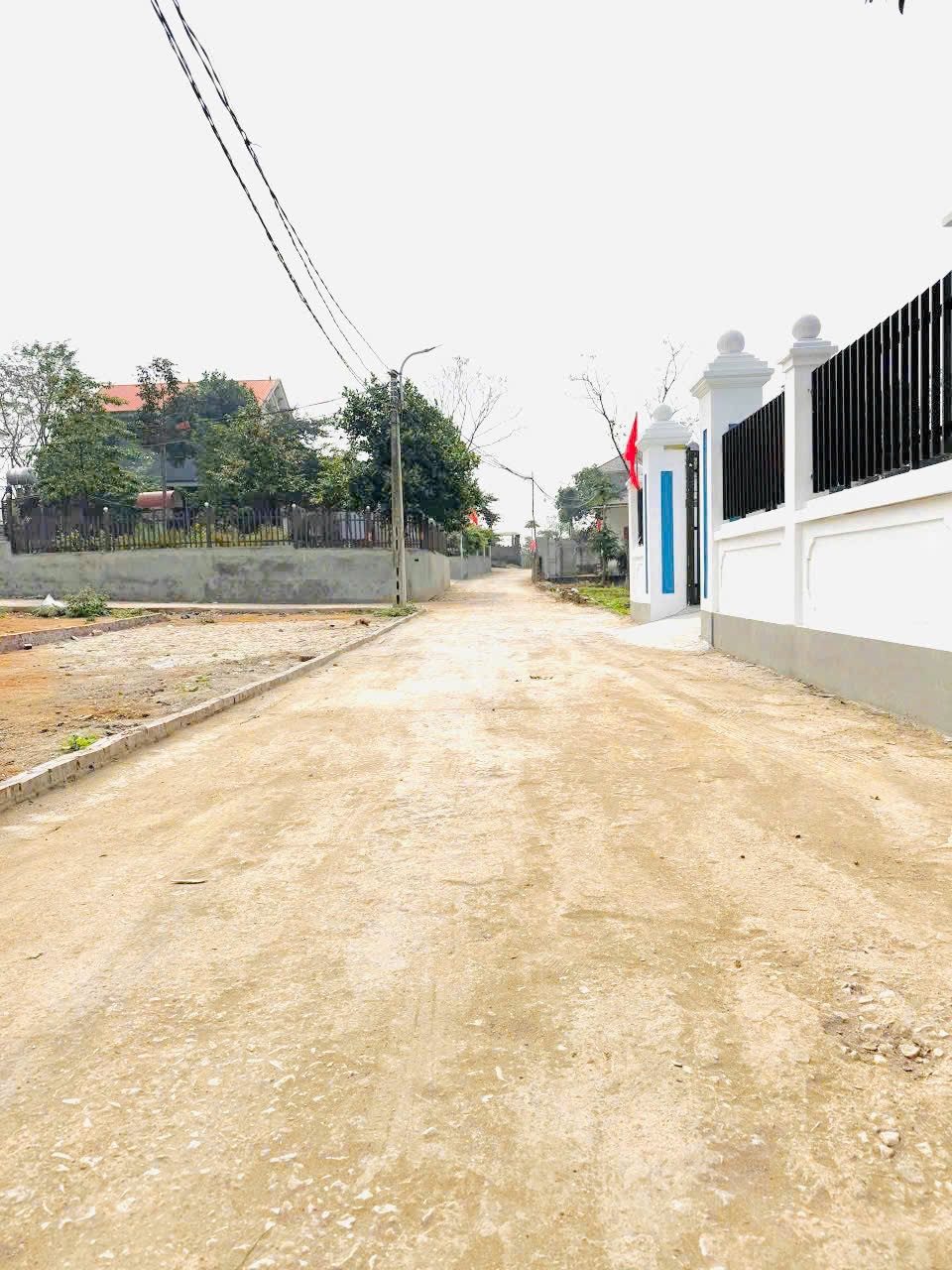 Chính chủ bán nhanh lô đất hoàng hoa 695tr diện tích 104.7m2
