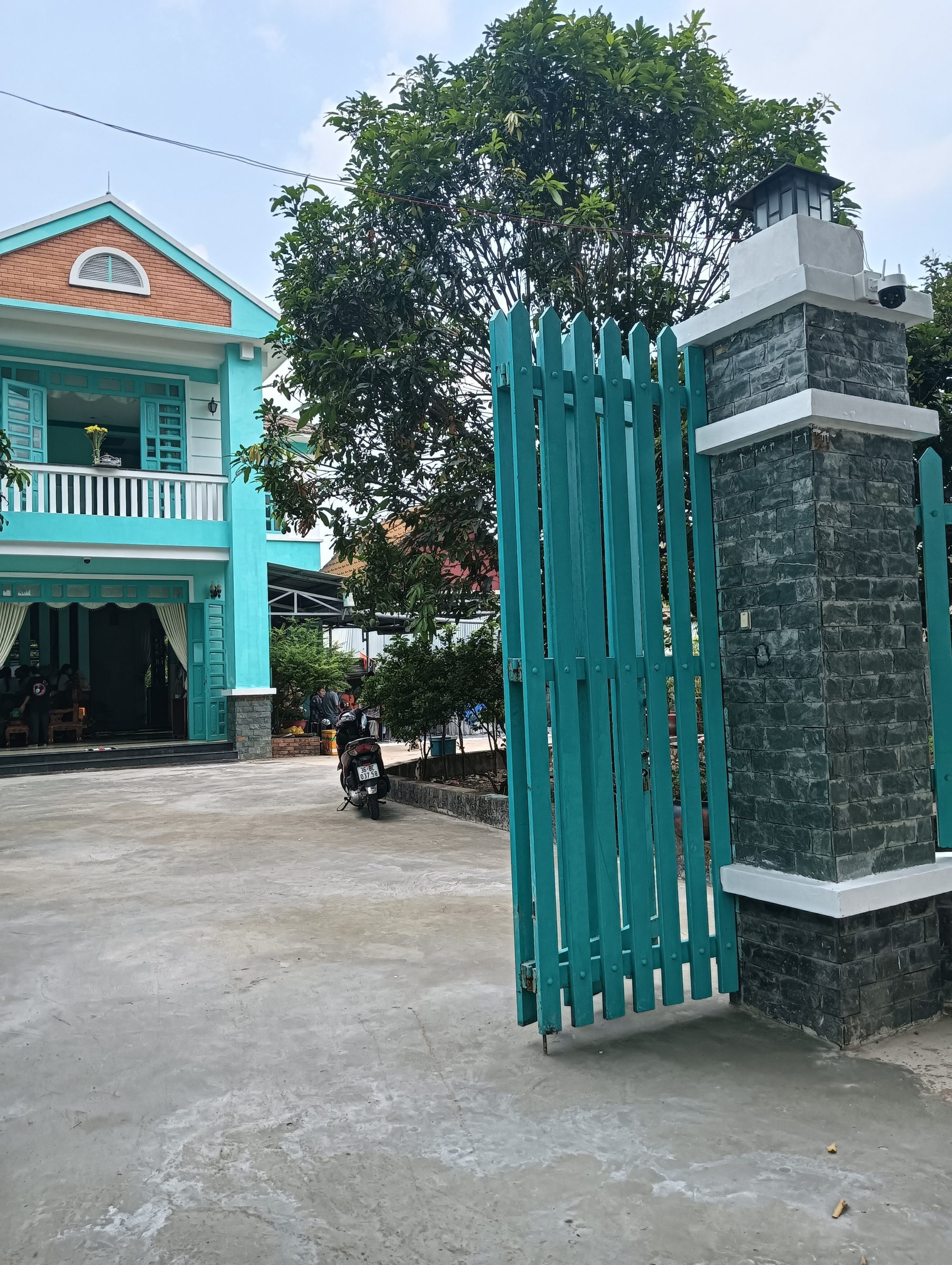 Bán biệt thự vườn và dãy trọ 1 ki-ốt và 10 phòng trọ đang trung tâm xã Phạm Văn Cội Củ Chi TPHCM, DT: 28x46m.