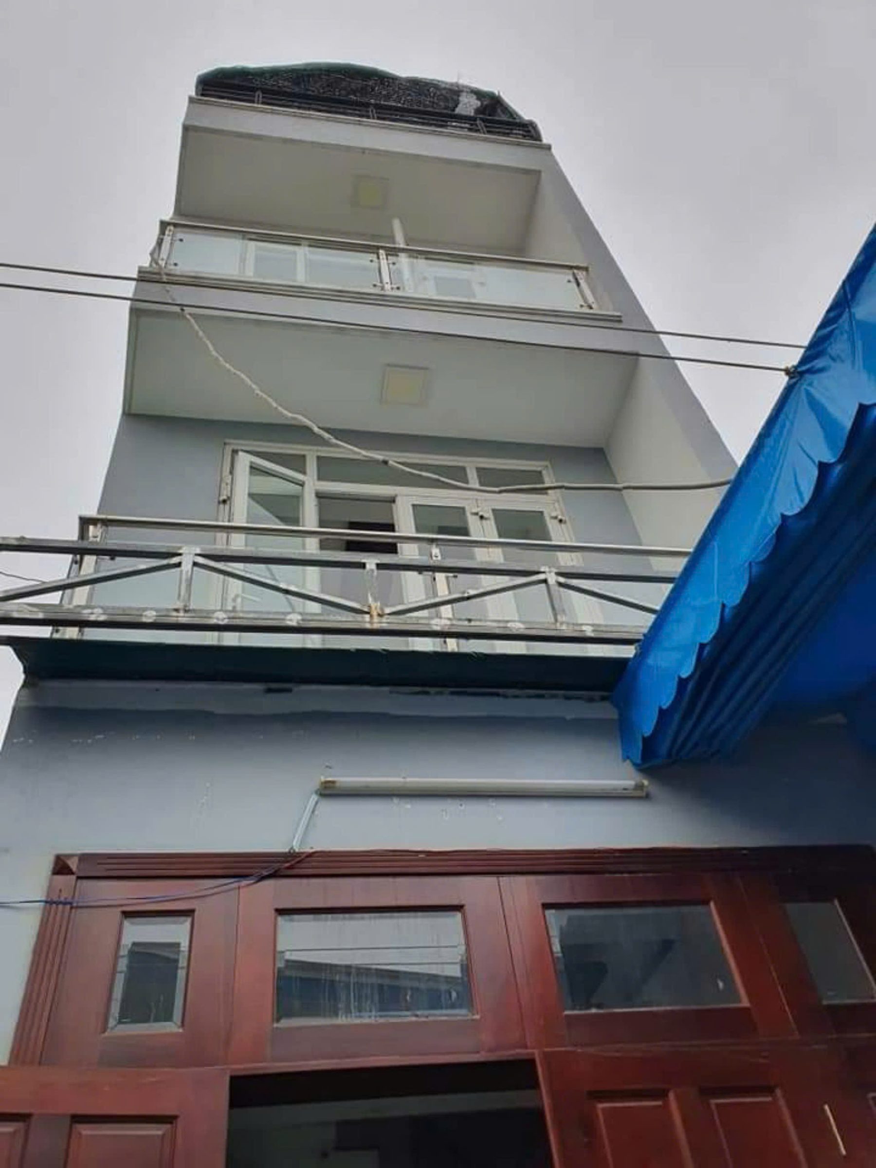 Nhà 3 lầu đường số 6 giao Phạm Văn Đồng phường Linh Tây, bán 5 tỷ hơn