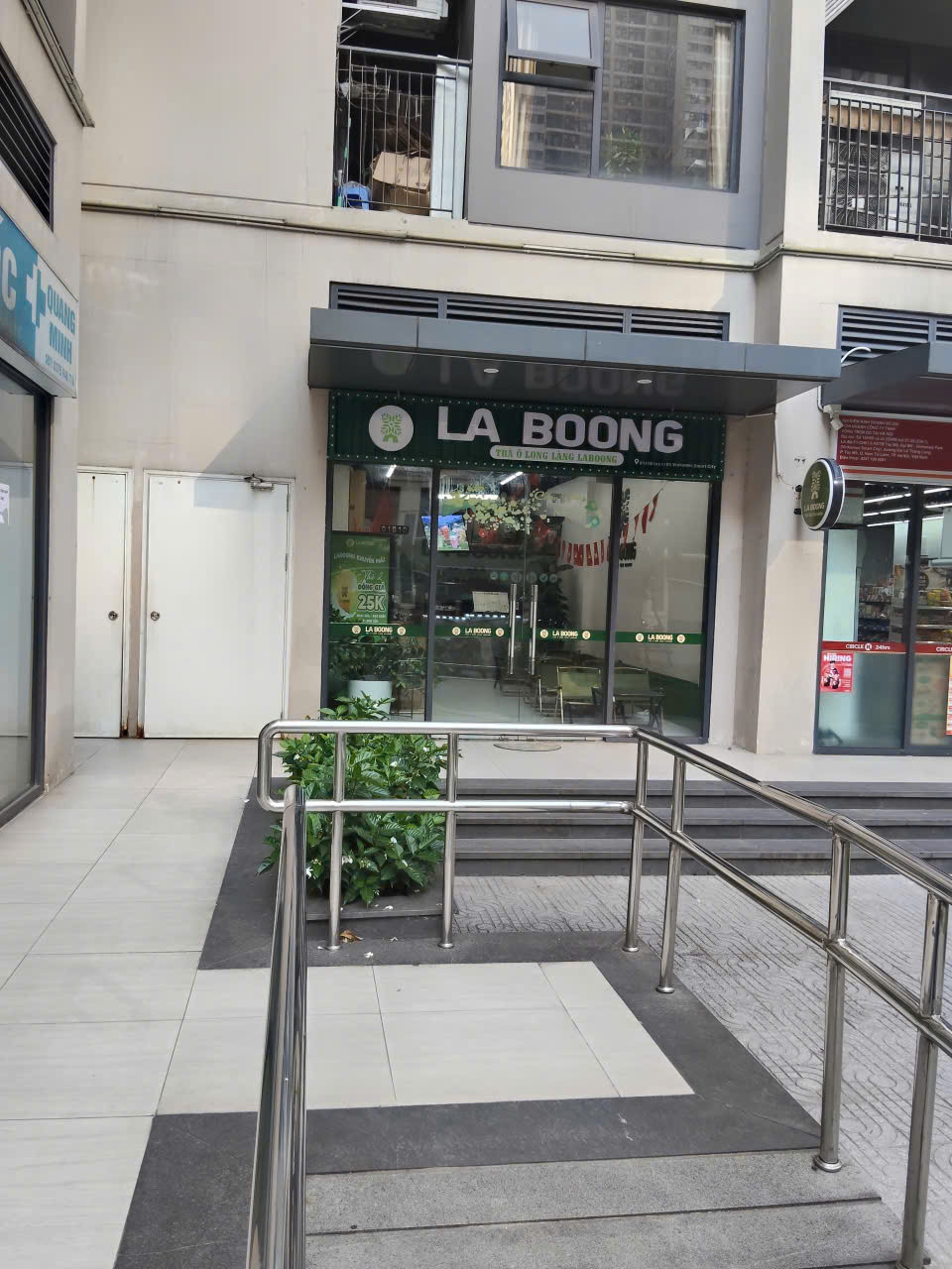 căn shop 35m2 mà giá chỉ bằng căn hộ. nằm ở tòa s105 vinhomes smart city