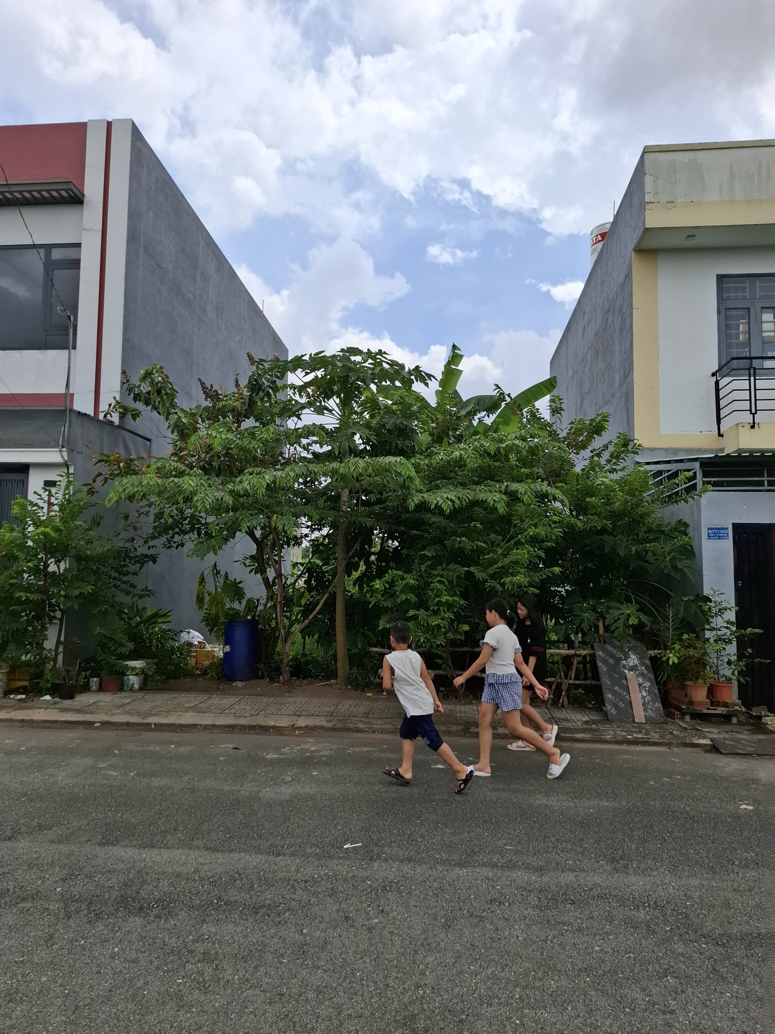 Bán đất 52m² ngang 4m giá 2.05 tỷ Phường Long Phước
