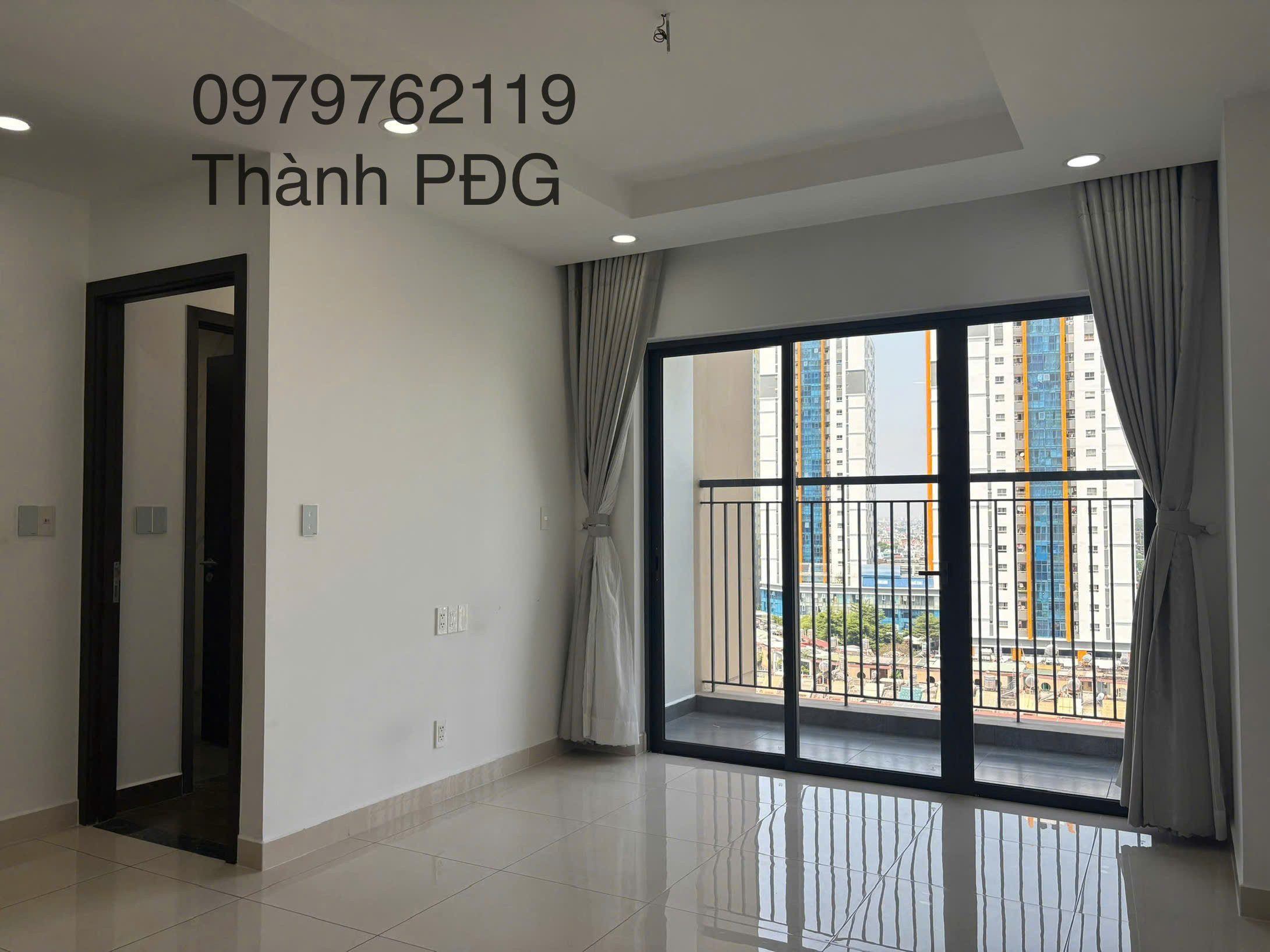 Nhà mới ở ngay - 2PN2WC có sổ sẵn - Căn hộ Phú Đông Sky Garden