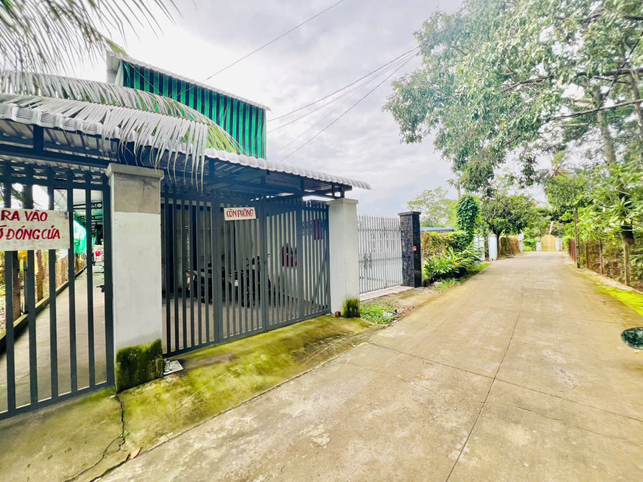 Bán gấn căn nhà kèm 5P trọ đang cho thuê ở KCN Trảng Bàng 216m2 - SHR giá 1 tỉ 100tr