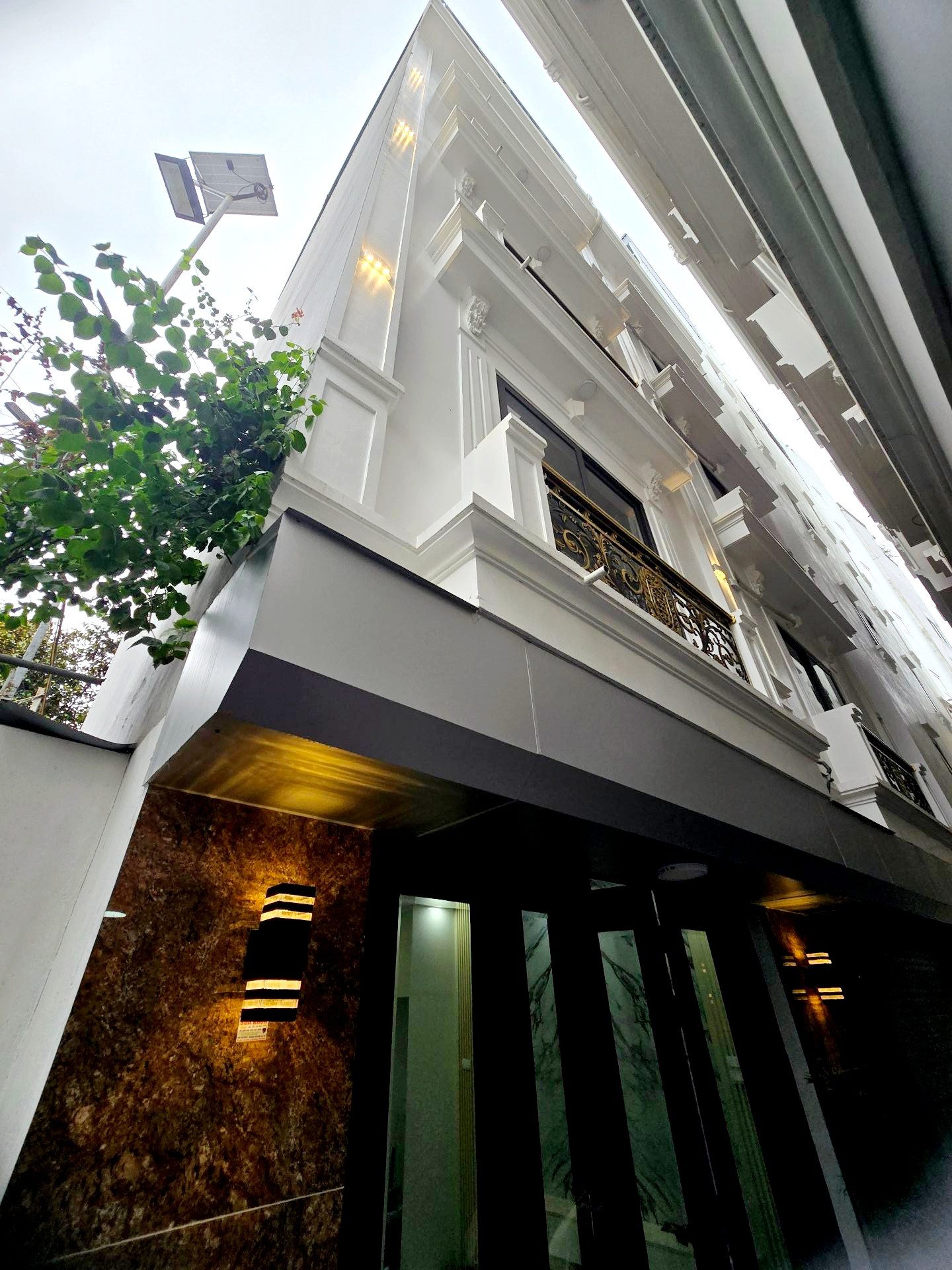 Bán nhà 31m² full thổ cư ngang 5m giá 8.7 tỷ tại Đường An Dương Vương Phường Phú Thượng