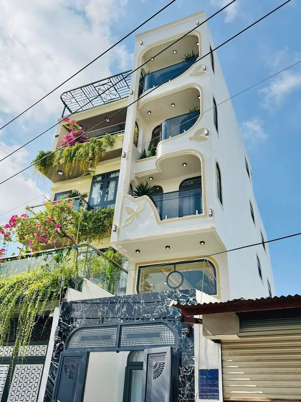 Nhà hẻm cần bán gấp Dương Quảng Hàm P5 Gò Vấp. An Nhơn.Gò Vấp. 12,65 tỷ. 68,8m2. 6PN. Sổ Hồng Riêng