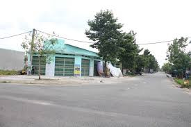 SANG GẤP CHỊU LỖ 3 LÔ ĐẤT 750M2 GIÁ 290TR NGAY TRƯỜNG HỌC VÀ CHỢ, SÁT KCN