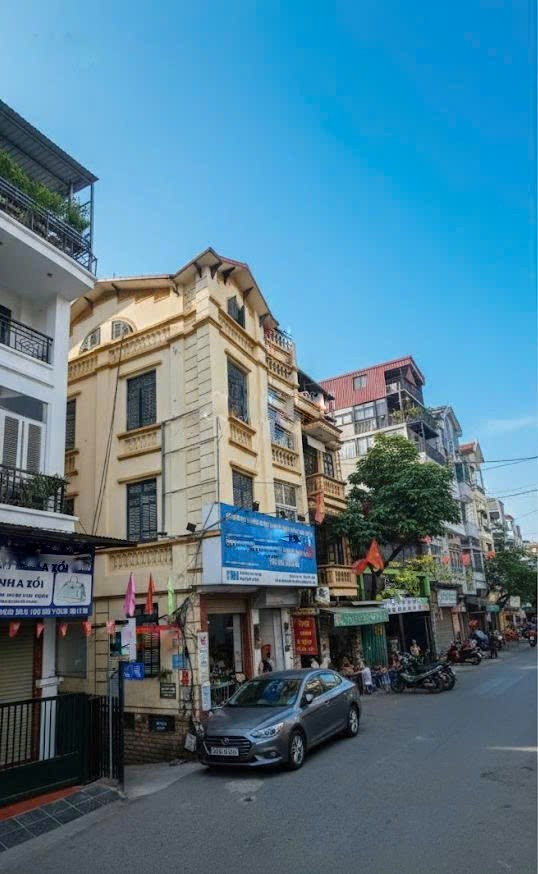 Cho Thuê Nhà 42M² 4 Tầng 6 Ngủ - Lô Góc- 2 Mặt Thoáng -Ô Tô Đỗ Cửa - Giá Thuê 24Tr