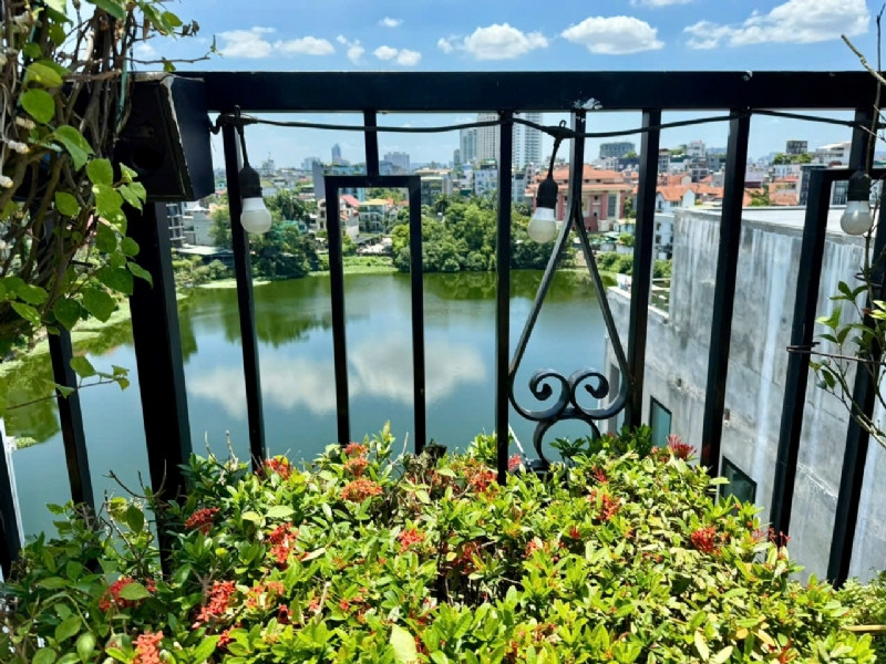 Toà nhà 8 tầng giá rẻ view đẹp mê mẩn đang cho thuê dòng tiền tốt, ổn định