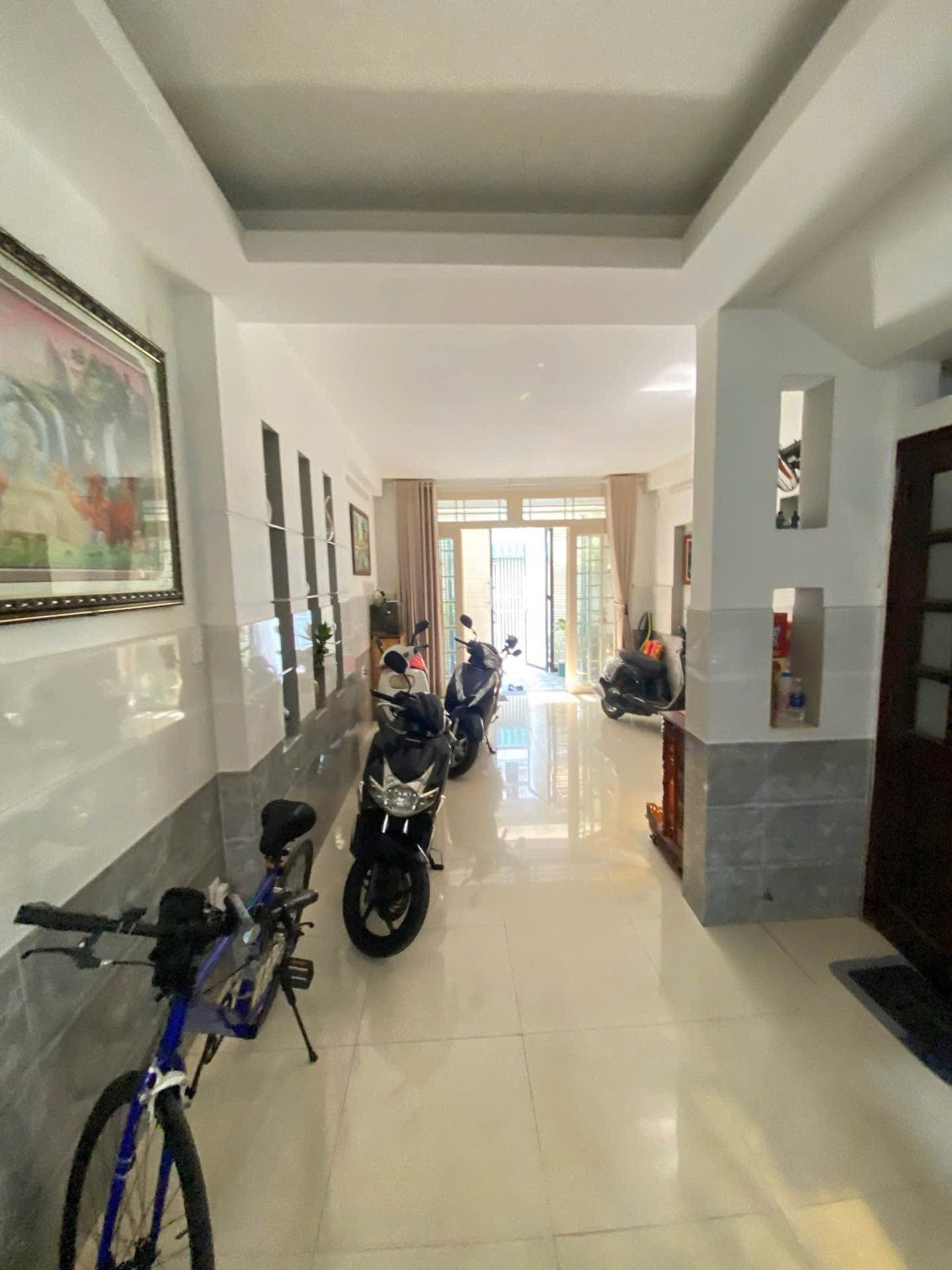 NHÀ NGAY ÂU CƠ,TÂN SƠN NHÌ,TÂN PHÚ.-  HẺM NHỰA 6M, XE HƠI TỚI NHÀ, 70M2 * 3 TẦNG