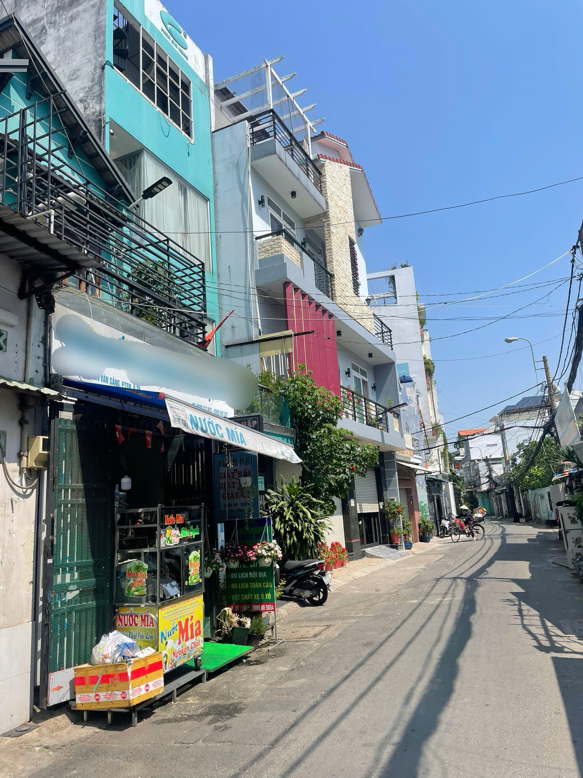 Đường nhựa thông xe tải né trung tâm p.Tân Sơn Nhì giáp Tân Bình, ngang 4m đúc BTCT gồm 3PN nhỉnh 8 tỷ!