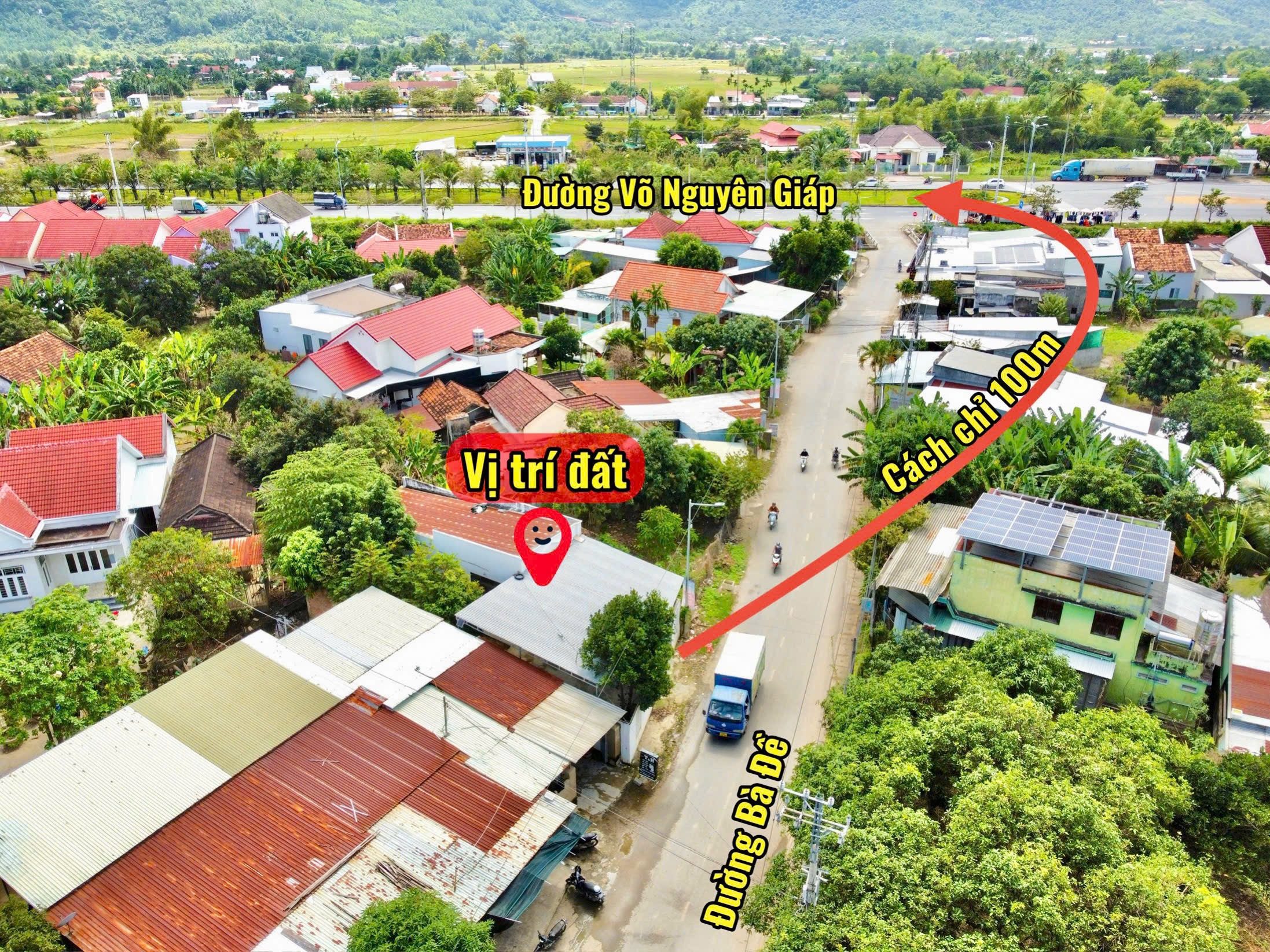 Bán 2 lô liền kề mặt đường Bà Đề xã Diên An ( Diên Khánh mới )
- Vị trí đẹp cách Võ Nguyên Giáp chỉ 100m khu kinh doanh buôn bán.
Diện tích full thổ cư 101.5-102,8m2 ngang mỗi lô hơn 5m.
- Mặt tiền đường Bà Đề rộng 10m thông ra 23/10, cách đường Võ Ngu
