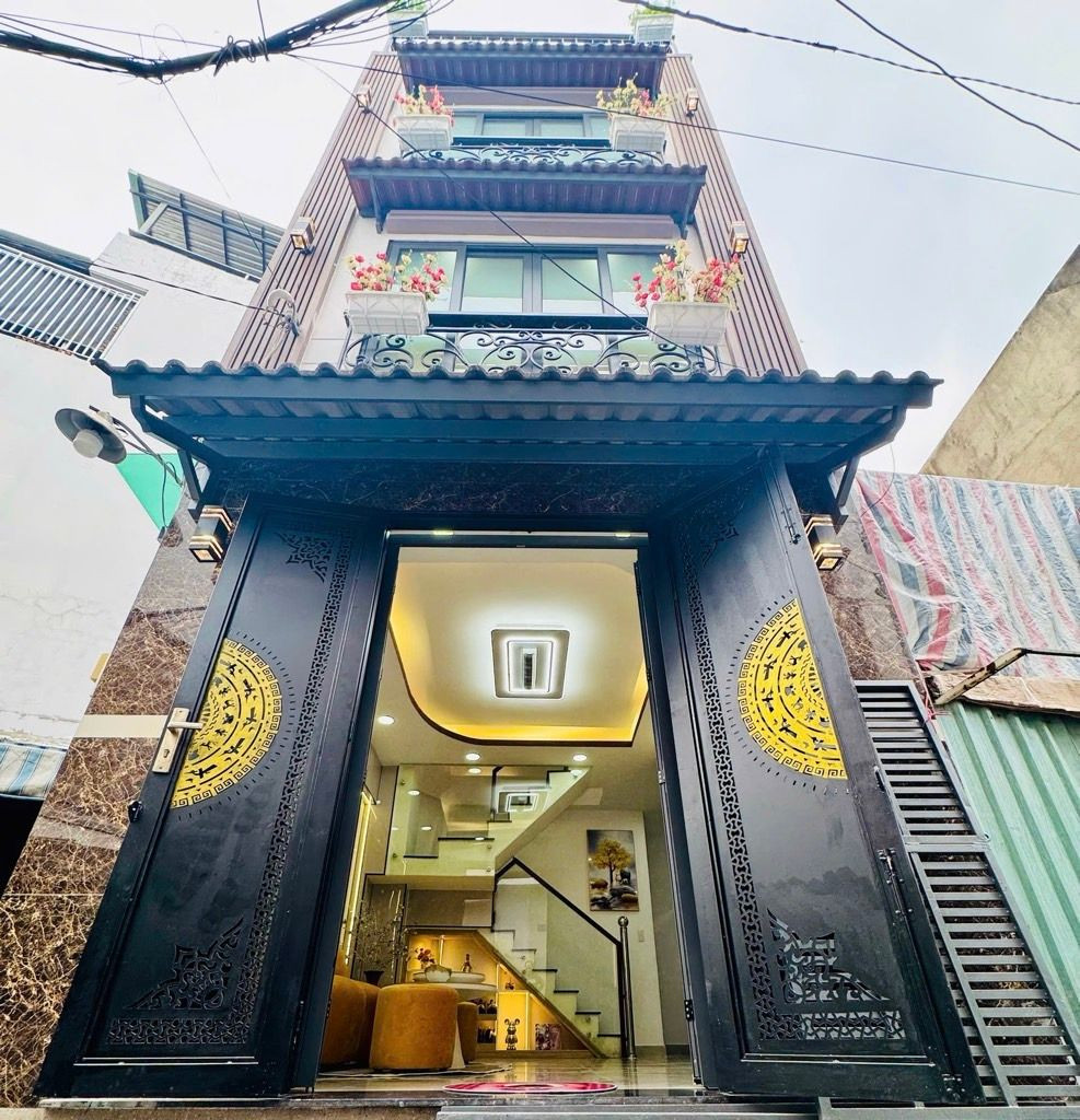 QUẬN 8. NHÀ ĐẸP ĐÓN TẾT  BA ĐÌNH. DT 35M2-HẺM RỘNG THOÁNG-3 TẦNG-4 PN-TẶNG FULL NỘI THẤT .CHỈ 4,98 T.