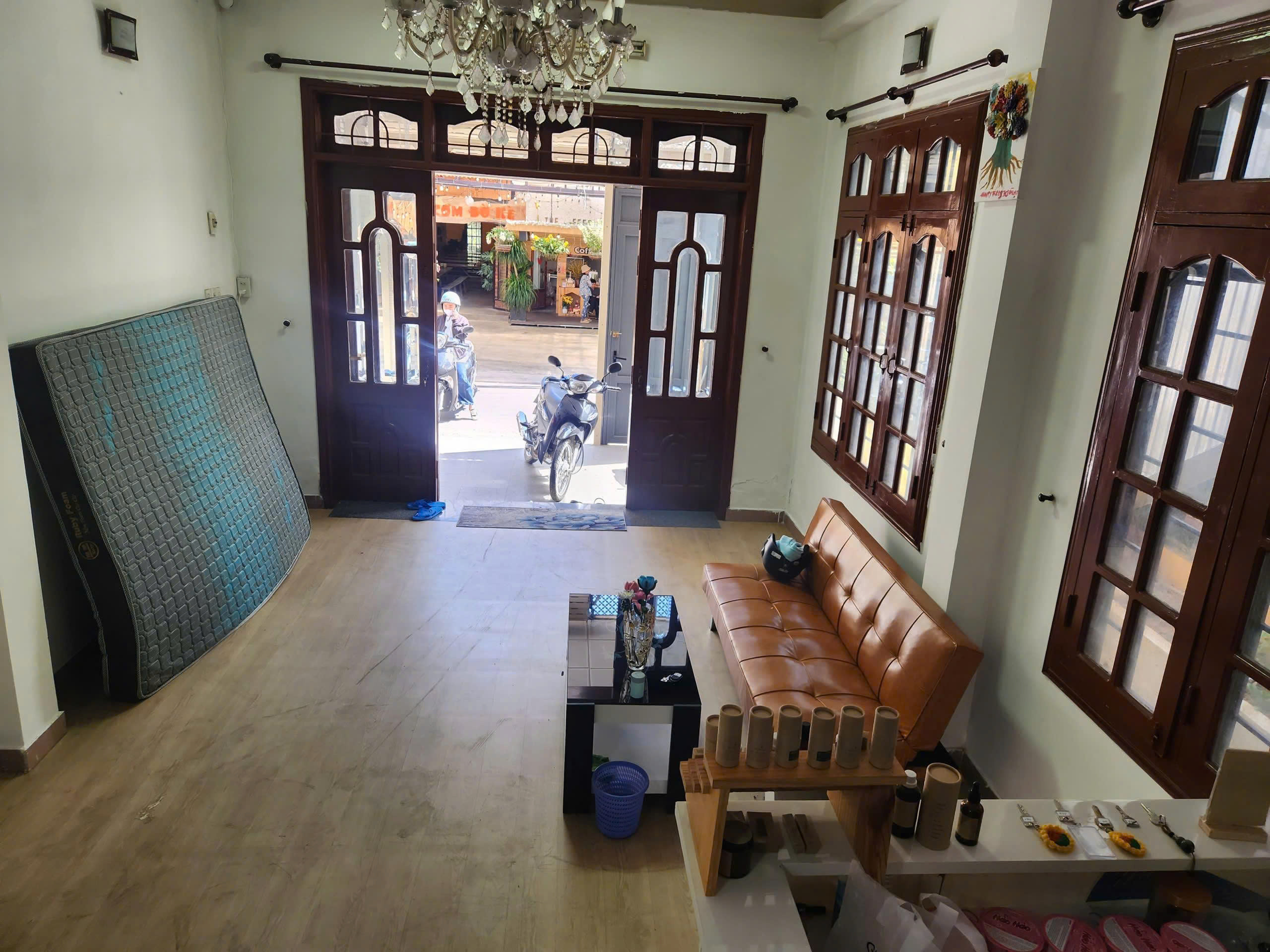 Cho thuê nhà nguyên căn 5 phòng đường 3/2 phường 3 Đà Lạt giá 18 triệu/tháng