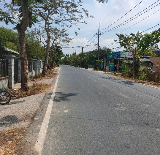 Bán đất thổ  Mt đường Bà thiên vị trí đẹp giá tốt * 16 x 74 có 300m thổ