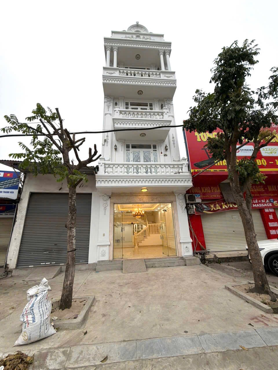 🅱️🅱️ NHÀ PHỐ BÀ TRIỆU - KINH DOANH BUÔN BÁN TỐT ! (HA06)
Full nội thất - đẹp long lanh ❤️❤️❤️
👉 Nhà Thiết kế hiện đại 4 tầng , Tân cổ điển theo đúng phong cách hiện đại ...
👉 Vị trí cực đẹp Ngay Trục Đường Bà Triệu ( Kinh doanh , buôn bán được tất cả m