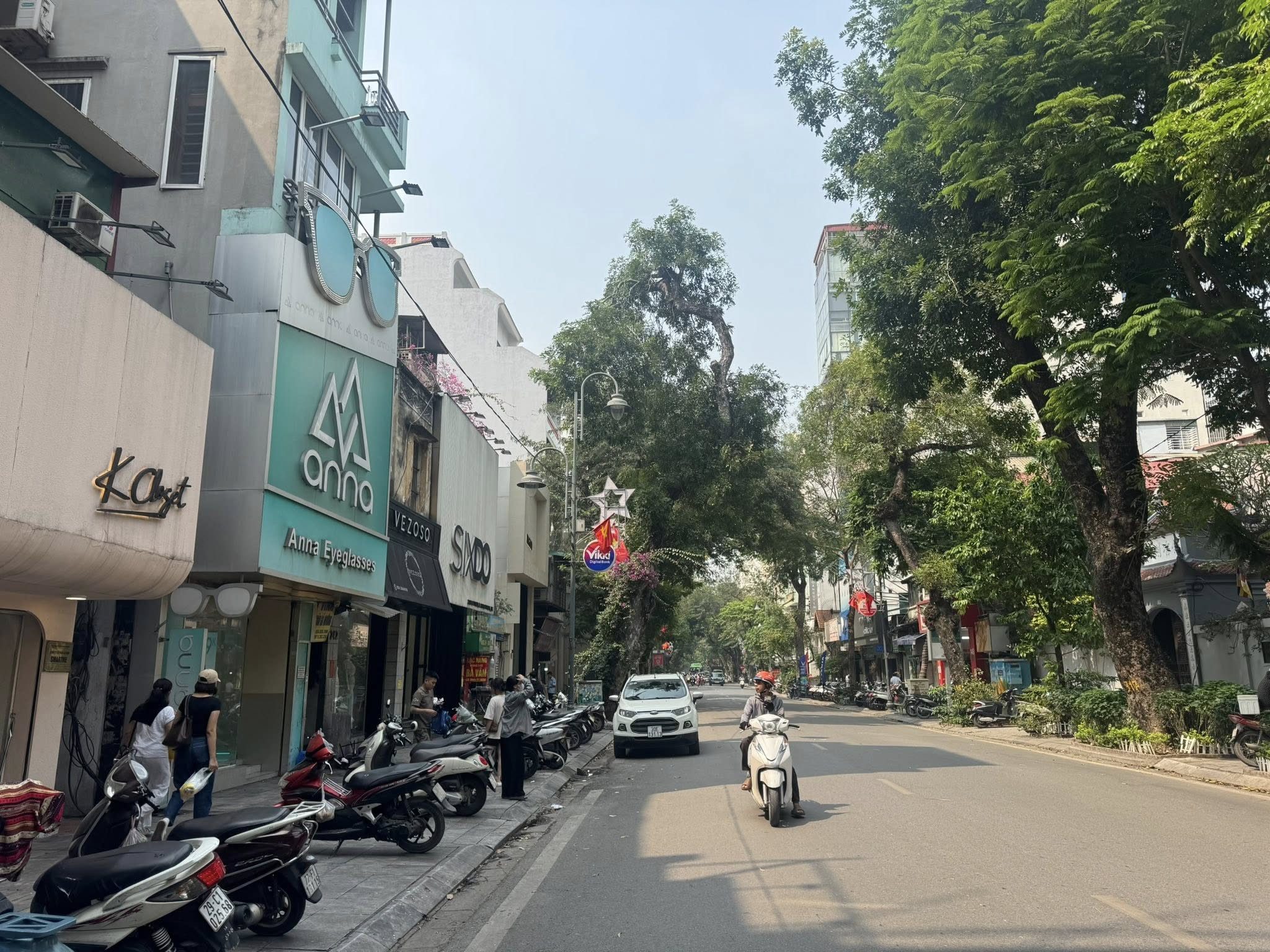 BÁN GẤP NHÀ MẶT PHỐ BÀ TRIỆU. 188M2 XÂY 6 TẦNG. THANG MÁY. KINH DOANH.