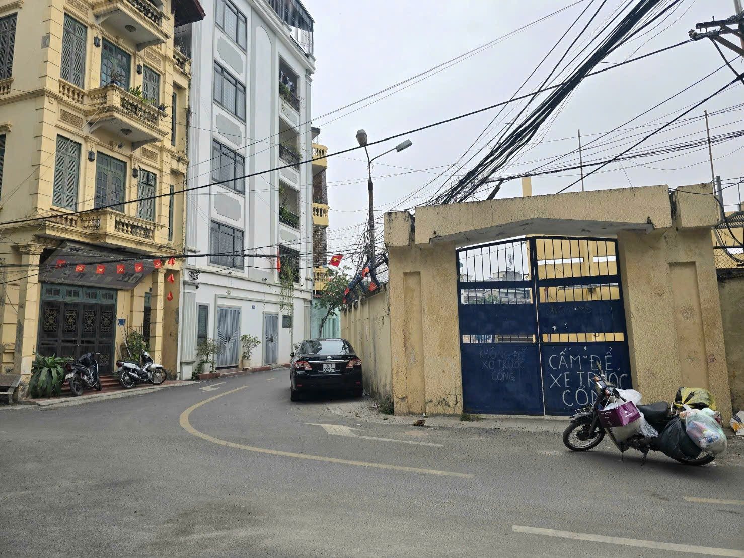 💥PHỐ BÀ TRIỆU - SÂN VẬN ĐỘNG - ĐẤT NỞ HẬU - Ô TÔ ĐỖ CỬA - VÀI BƯỚC RA PHỐ - CHỦ NHIỆT BÁN -  S= 50m2 - Giá 9.xtỷ