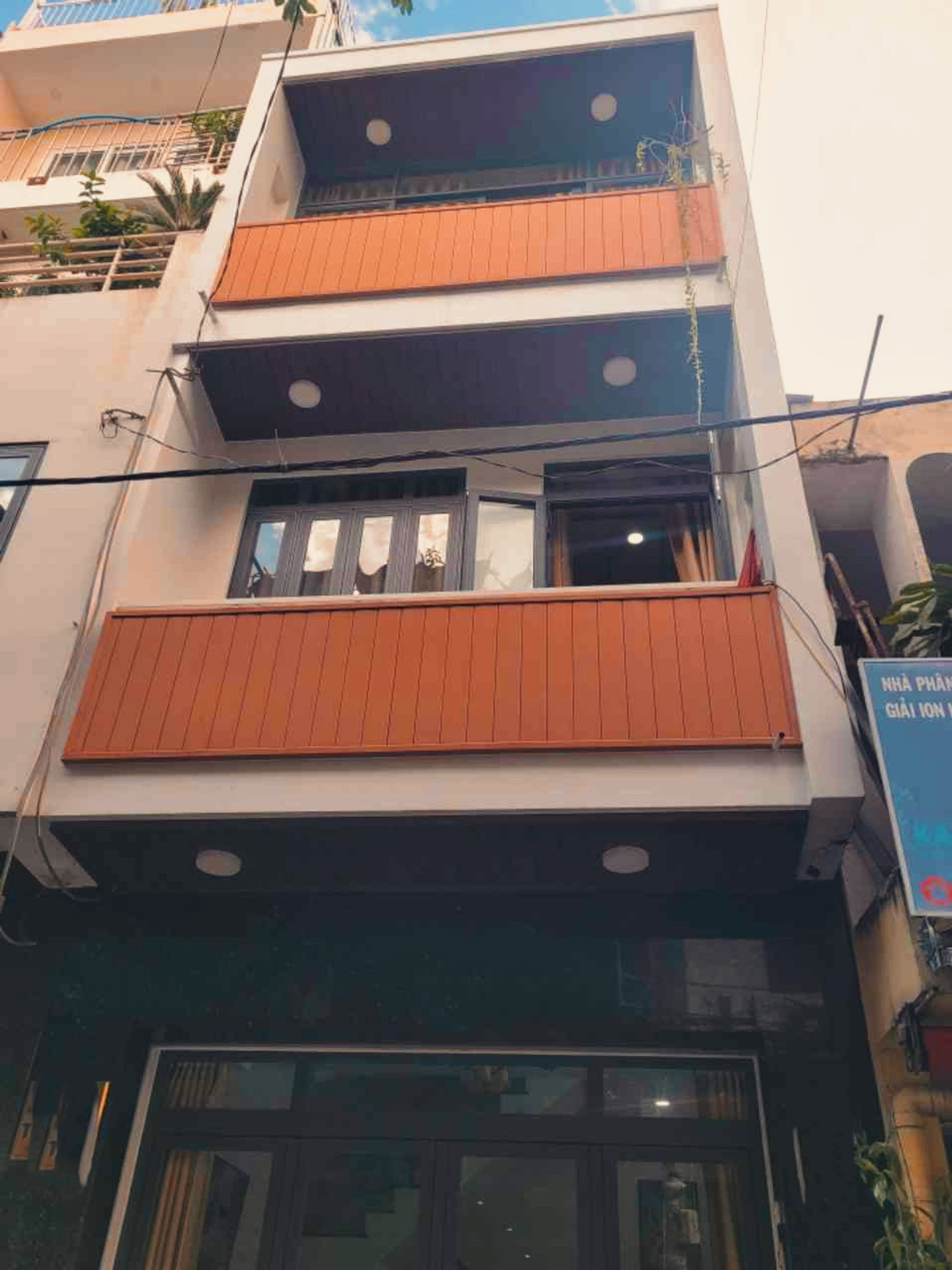 🏠BÁN NHÀ ĐƯỜNG BA VÂN - TÂN BÌNH-TPHCM
💰hơn 9 tỉ ( TL)
+ DT: 4 x 11m hoàn công đủ.
+ Kết cấu: 3 tầng 4PN - 3WC.
📍Vị trí đẹp đường 8m ngay mặt tiền Ba Vân, gần Âu Cơ - Trường Chinh...
📚Sổ hồng riêng, công chứng nhanh.