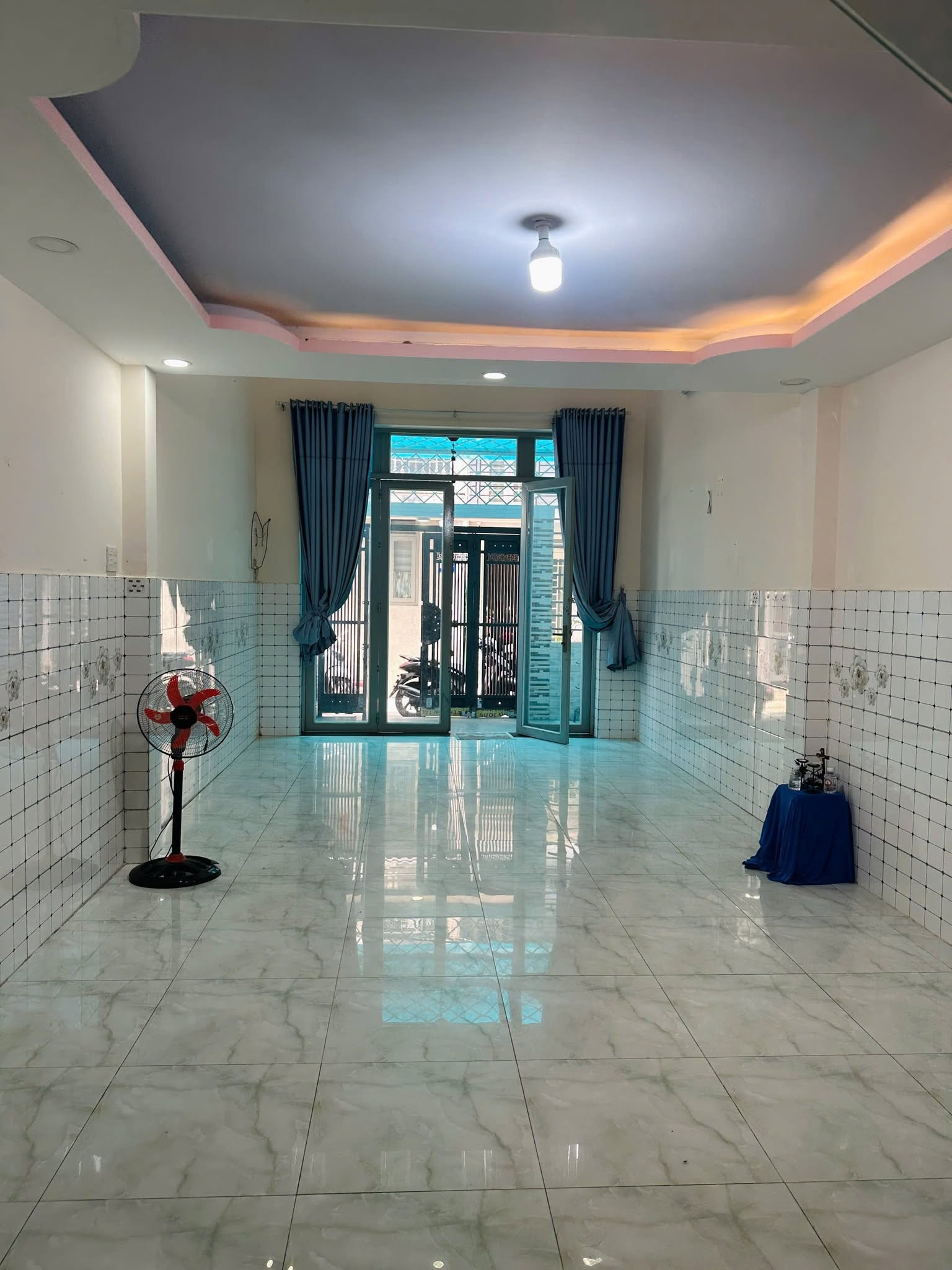 BÁN NHÀ ĐƯỜNG BÁC ÁI TÂN PHÚ SÁT MẶT TIỀN LỚN – 3 TẦNG BTCT – DÒNG TIỀN 14 TRIỆU/THÁNG – CHỈ 6,7 TỶ