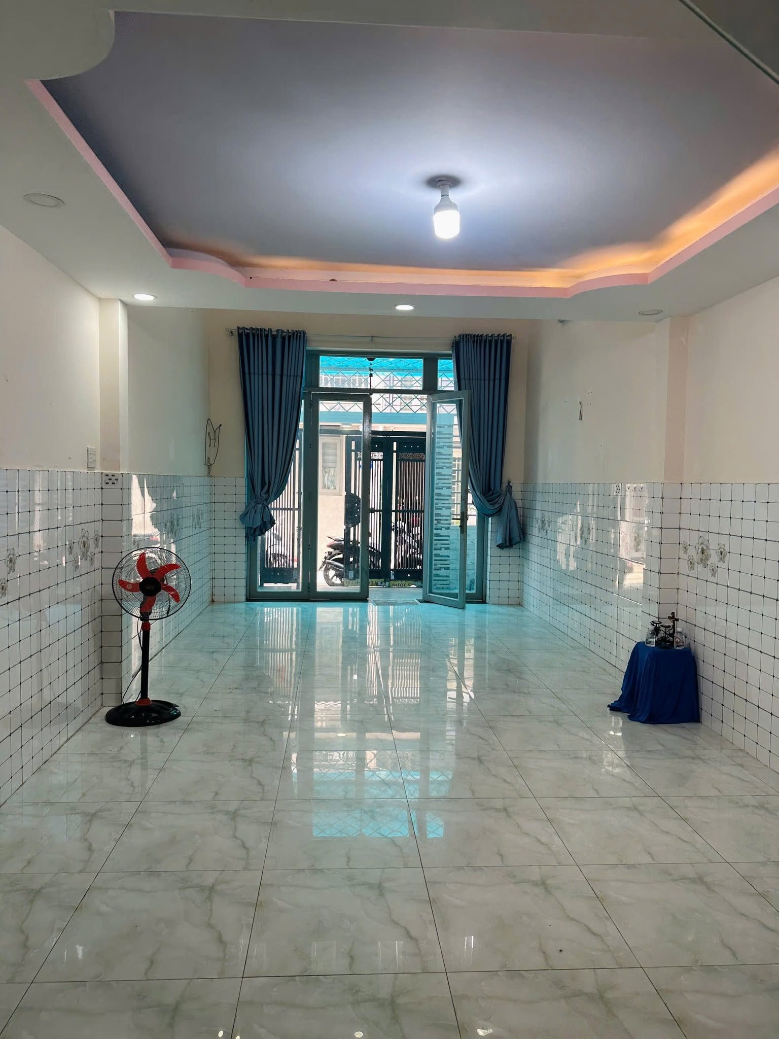 BÁN NHÀ ĐƯỜNG BÁC ÁI TÂN PHÚ SÁT MẶT TIỀN LỚN – 3 TẦNG BTCT – DÒNG TIỀN 14 TRIỆU/THÁNG – CHỈ 6,7 TỶ