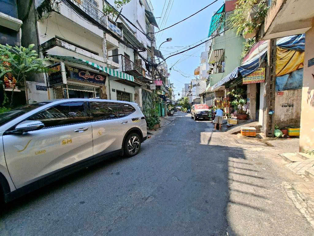 TÒA NHÀ CHDV – GÀ ĐẺ TRỨNG VÀNG – LÝ THƯỜNG KIỆT – TÂN BÌNH – 33 PHÒNG – DÒNG TIỀN 130TR/THÁNG – CHỈ 23.7 TỶ