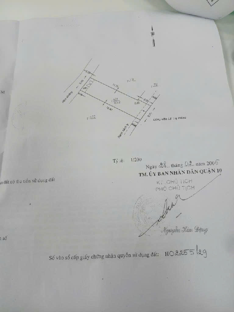NHÀ CŨ TIỆN XÂY MỚI · DỰA LƯNG Công viên Lê Thị Riêng · Quận 10 · 53.2M² (3.7×13.75M) · GIÁ 5.2 TỶ
