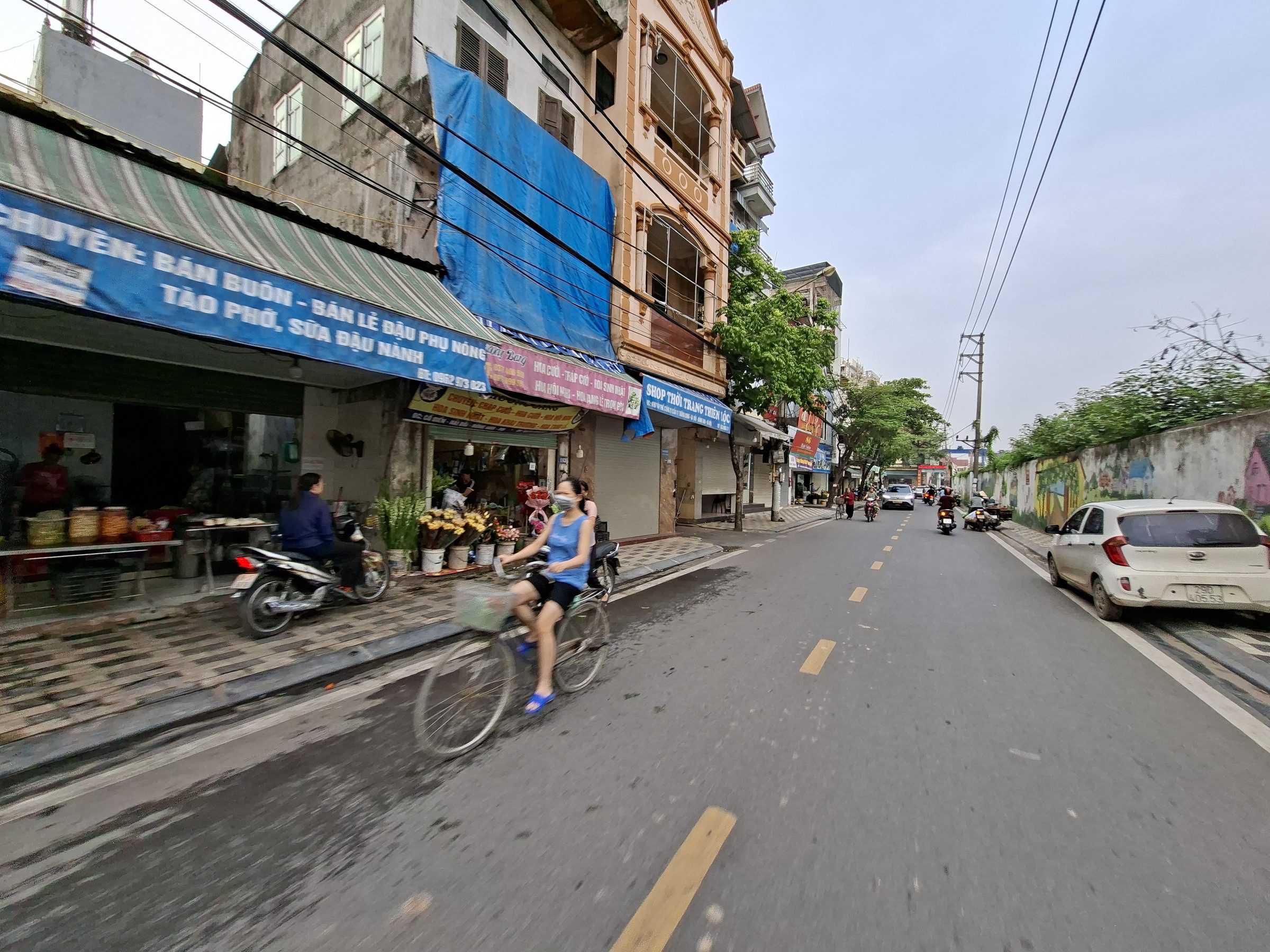 Đất Full thổ cư,ô tô đỗ cổng-100m trường học các cấp,chợ,siêu thị..giao thông thuận tiện gần các trục đường lớn