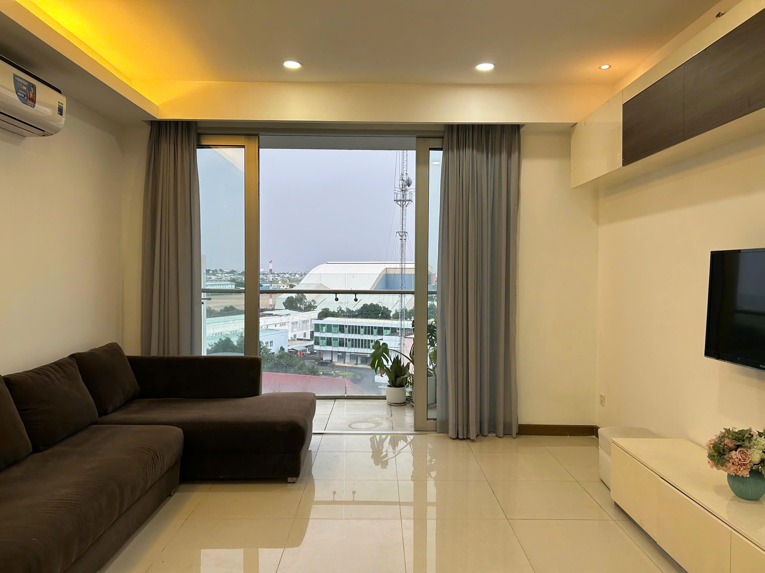 💎 Bán căn hộ Sài Gòn Airport Plaza 1Pn=5 Tỷ, 2Pn=8.65 Tỷ, 3Pn=10.5 Tỷ Sổ hồng Tel 0942811343 Tony