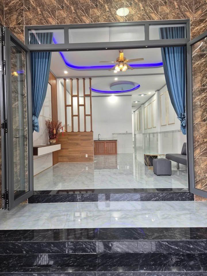 BÁN NHÀ UYÊN HƯNG GẦN KHU CÔNG NGHIỆP TÂN UYÊN CHỈ 400 TRIỆU NHẬN NHÀ