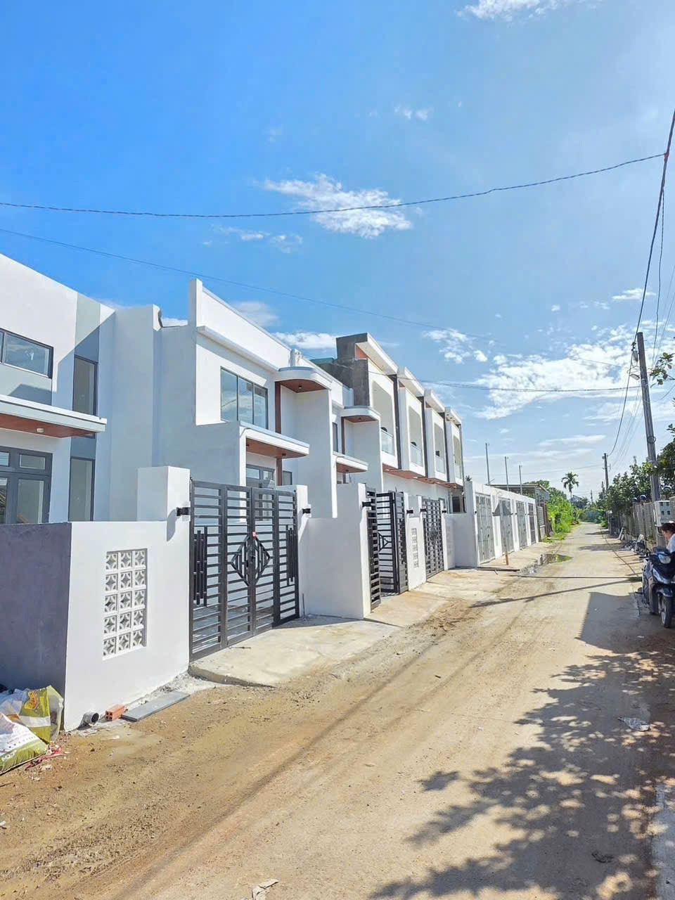 Bán căn nhà gác lửng sổ riêng thổ cư gần cầu bạch đằng 2