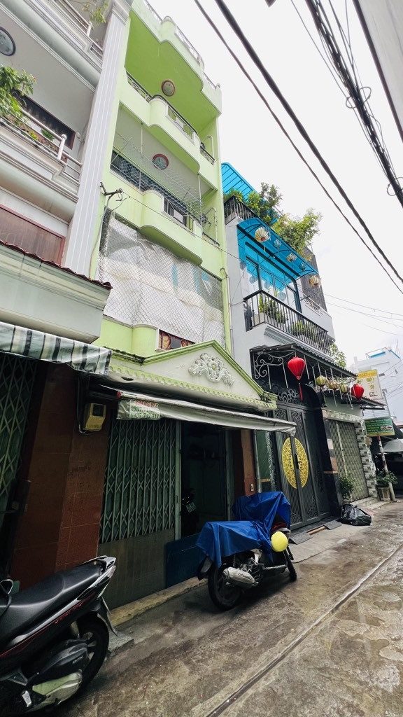 Bạch đằng, bình thạnh, 4 tầng, 6pn, gần hàng xanh, sổ hồng riêng