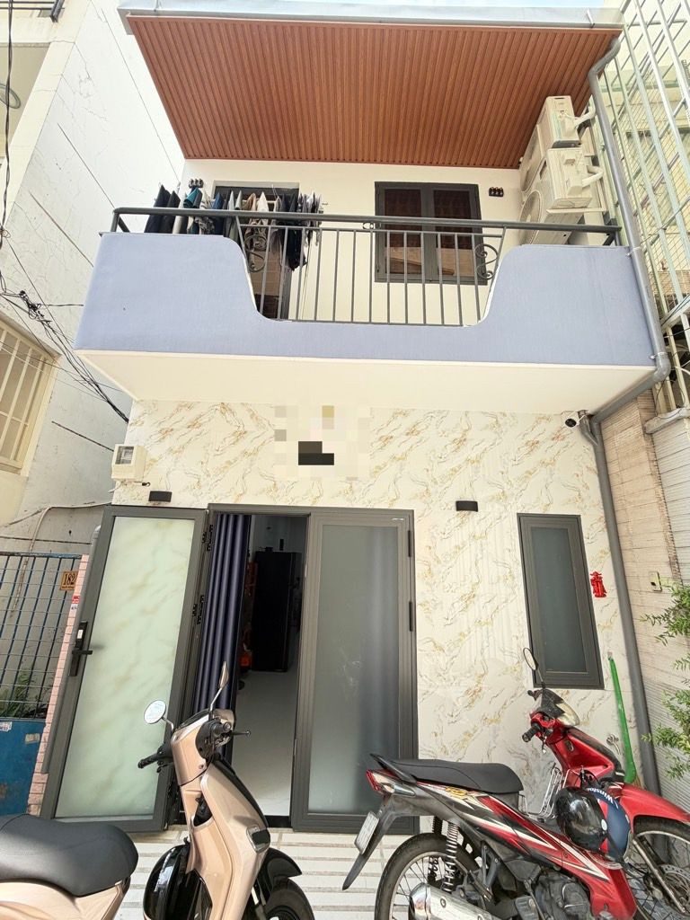 Nhà bán bạch đằng 2 tầng sổ hồng riêng, gần hàng xanh, chợ bà chiểu