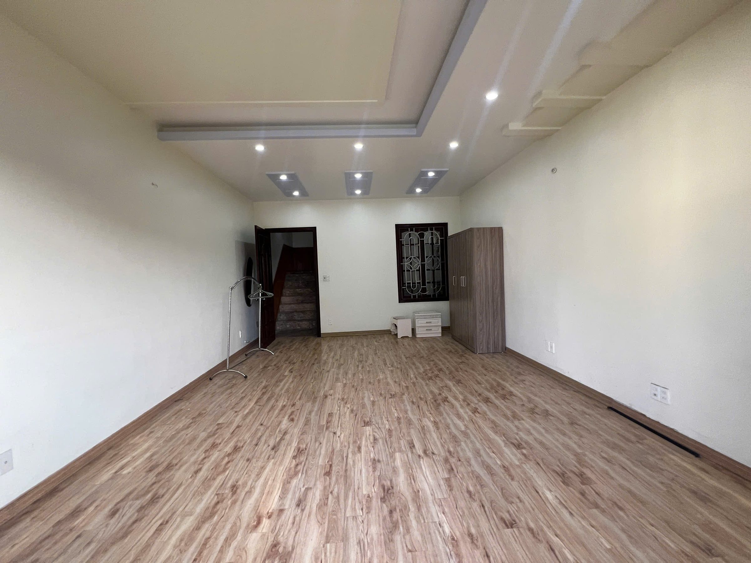 NHÀ ĐẸP ĐỐI DIỆN SÂN TENNIS – 97 BẠCH ĐẰNG – 5 TẦNG KINH DOANH/HOMESTAY CỰC ĐỈNH – 12,5 TỶ