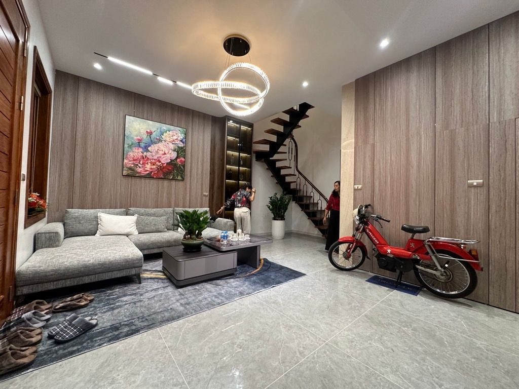 Nhỉnh 11.3 tỷ – Nhà mới Bạch Mai 53m² x 6 tầng thang máy, 2 mặt thoáng, ngõ gần oto