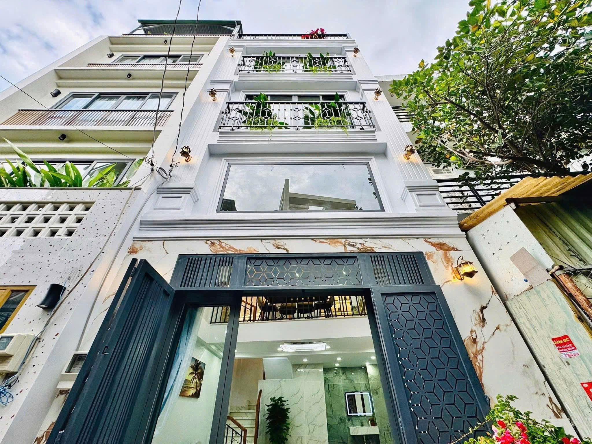 Giá 3 tỷ 220 bán lẹ nhà nguyễn thiện thuật,Q3 42m2 pháp lý chuẩn chỉnh