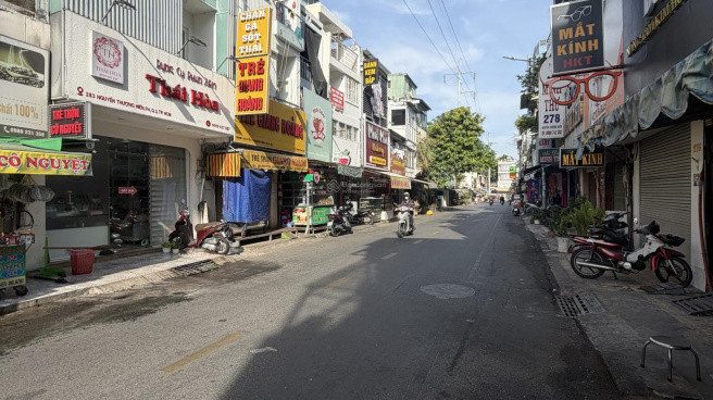 MẶT TIỀN BÀN CỜ QUẬN 3 - CHO THUÊ NGUYÊN CĂN 40m2 - CHỈ 20 TR / THÁNG