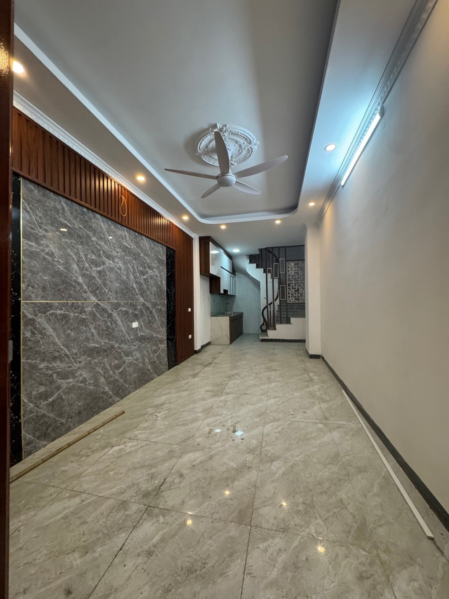 NHÀ ĐẸP BÁT KHỐI 5 TẦNG, MỚI TOANH.  30M . 6 TỶ CÓ THƯƠNG LƯỢNG
