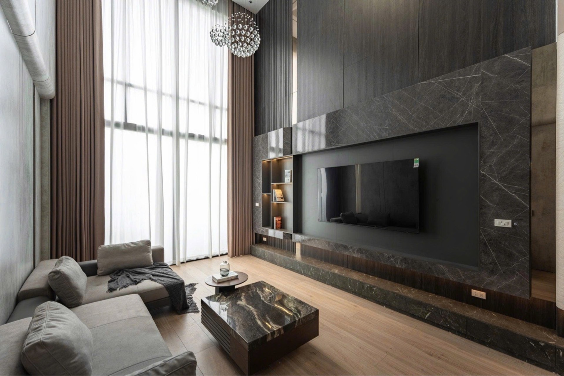 Bát Khối - 76m² - Vỉa hè ô tô tránh - Thang máy - Full nội thất - Kinh doanh- 27.5 tỷ